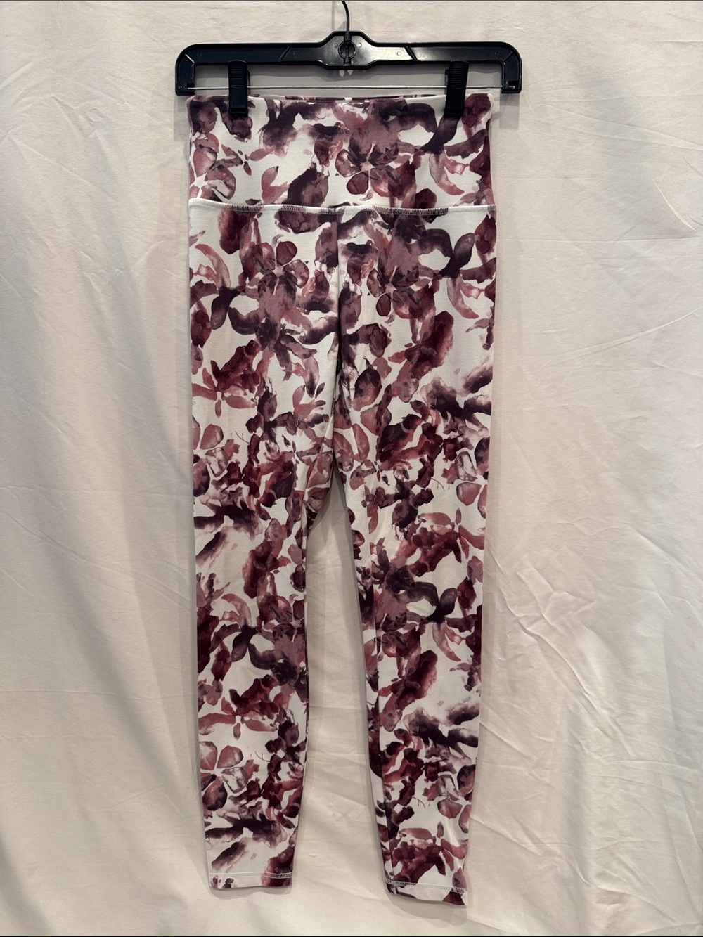 Balance Collection High-Rise Floral Print Leggings - White & Plum